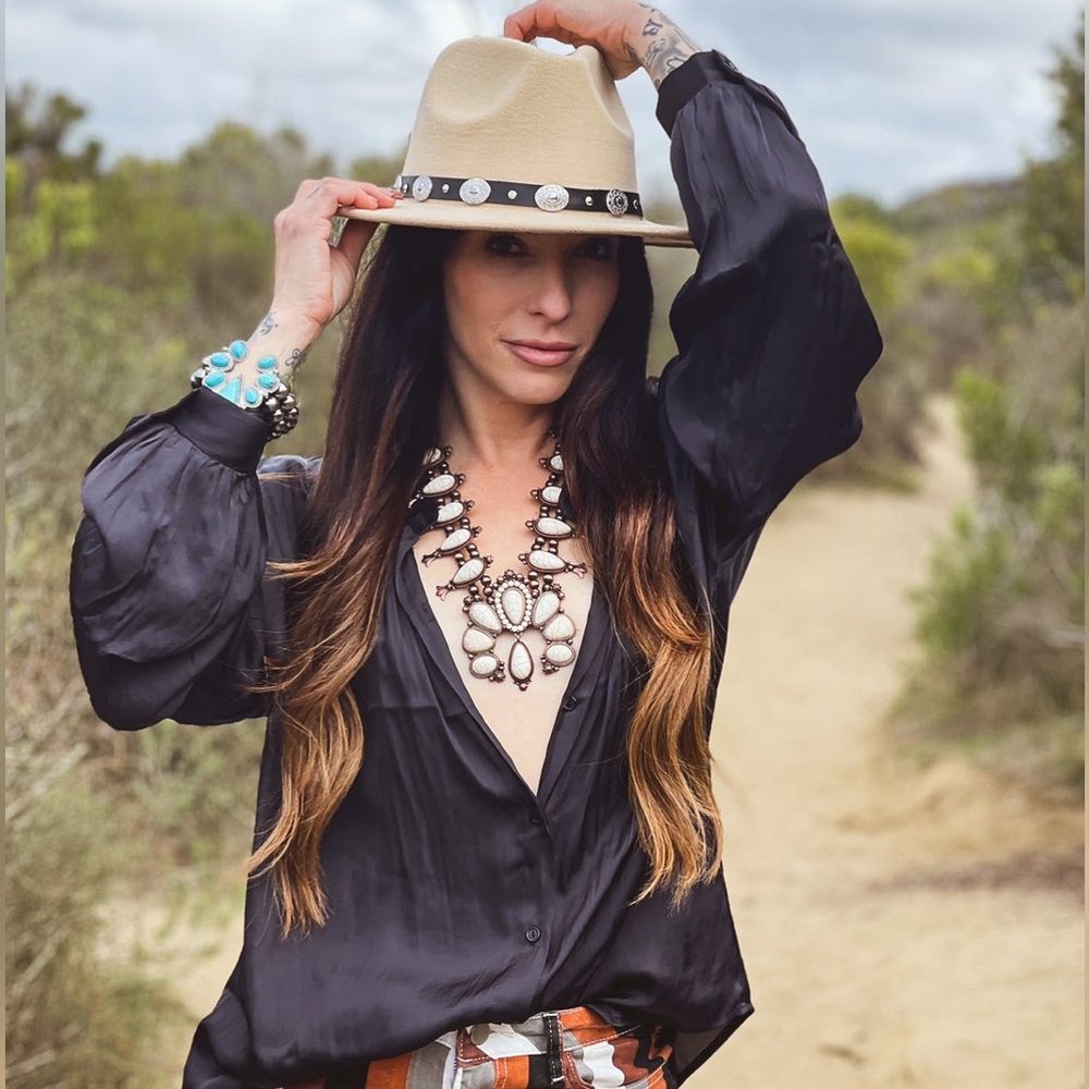 NWT Lush Long‎ Sleeve Silky Blouse